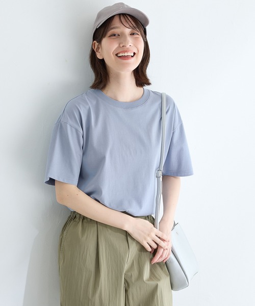 Honeys（ハニーズ）の「【ハニさら・接触冷感・ＵＶカット】きれいめＴシャツ（Tシャツ/カットソー・レディース・ブラック/オフホワイト/サックスブルー/ブルー/グリーン/モカ/スミクロ/グレイッシュベージュ/ピンク・LL/3L/SS/S/M/L）」の7枚目の写真