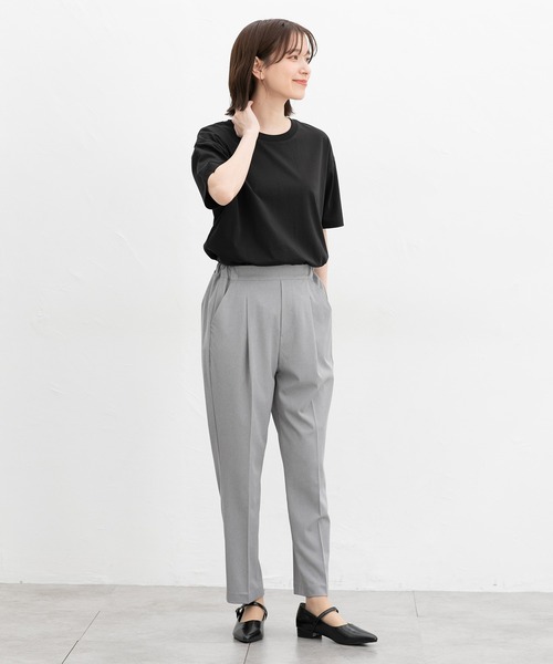 Honeys（ハニーズ）の「【ハニさら・接触冷感・ＵＶカット】きれいめＴシャツ（Tシャツ/カットソー・レディース・ブラック/オフホワイト/サックスブルー/ブルー/グリーン/モカ/スミクロ/グレイッシュベージュ/ピンク・LL/3L/SS/S/M/L）」の18枚目の写真