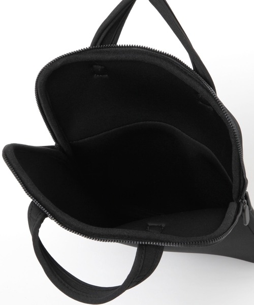 LAKOLE(ラコレ)の「ネオプレーンPCケース縦型 / 156551(PC・タブレットケース・レディース・ブラック/グレー・FREE)」の11枚目の写真