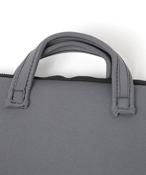 LAKOLE(ラコレ)の「ネオプレーンPCケース縦型 / 156551(PC・タブレットケース・レディース・ブラック/グレー・FREE)」の12枚目の写真