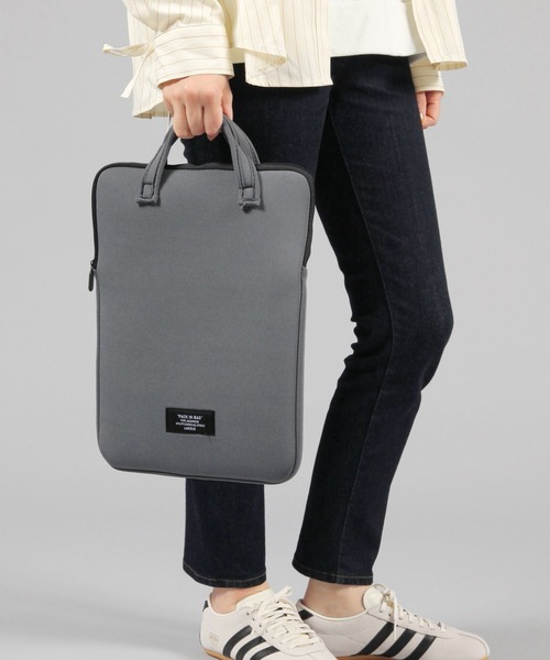 LAKOLE(ラコレ)の「ネオプレーンPCケース縦型 / 156551(PC・タブレットケース・レディース・ブラック/グレー・FREE)」の14枚目の写真