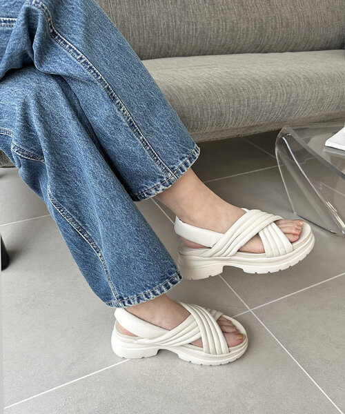 DISCOAT（ディスコート）の「クロストラックサンダル（サンダル・レディース・ブラック/アイボリー・SMALL/MEDIUM/LARGE）」の15枚目の写真