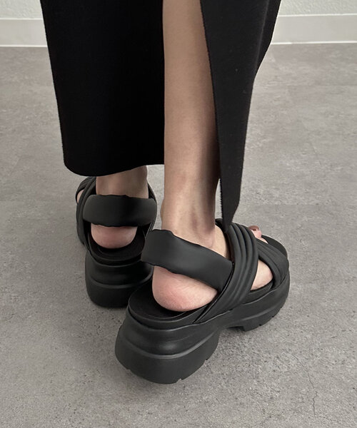 DISCOAT（ディスコート）の「クロストラックサンダル（サンダル・レディース・ブラック/アイボリー・SMALL/MEDIUM/LARGE）」の11枚目の写真