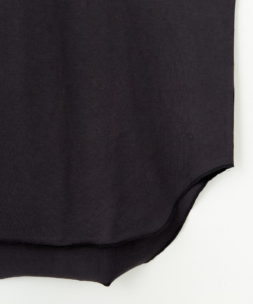 AMERICANA（アメリカーナ）の「[Americana×JEANS FACTORY/アメリカーナ×ジーンズファクトリー] 別注 ラウンドヘム バックプリントTシャツ（Tシャツ/カットソー・レディース・モカ/グレイッシュベージュ/スミクロ・F）」の9枚目の写真