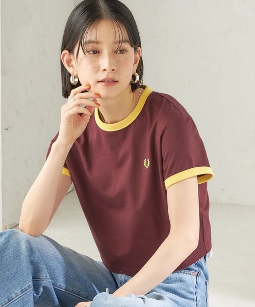 FRED PERRY(フレッドペリー)の「FRED PERRY:G9163 CROPPED RINGER TEE(Tシャツ/カットソー・レディース・オフホワイト/オリーブ/ワイン/ブラック・ONE SIZE)」の4枚目の写真