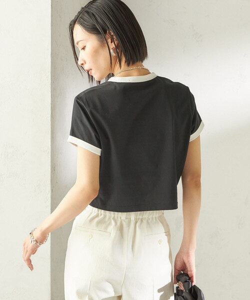 FRED PERRY(フレッドペリー)の「FRED PERRY:G9163 CROPPED RINGER TEE(Tシャツ/カットソー・レディース・オフホワイト/オリーブ/ワイン/ブラック・ONE SIZE)」の7枚目の写真