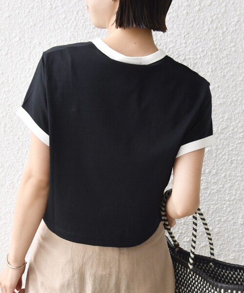 FRED PERRY(フレッドペリー)の「FRED PERRY:G9163 CROPPED RINGER TEE(Tシャツ/カットソー・レディース・オフホワイト/オリーブ/ワイン/ブラック・ONE SIZE)」の14枚目の写真
