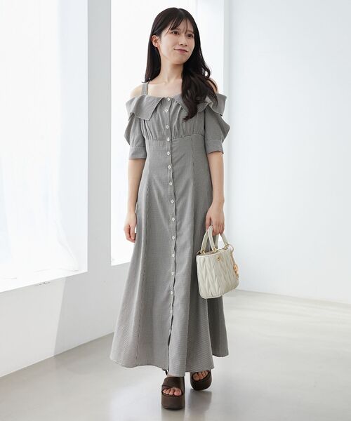 MAJESTIC LEGON(マジェスティックレゴン)の「オフショルシャツワンピース(シャツワンピース・レディース・オフホワイト/ライトグリーン/ブルー系その他2/ブラック系その他・X-SMALL/SMALL/MEDIUM)」の5枚目の写真