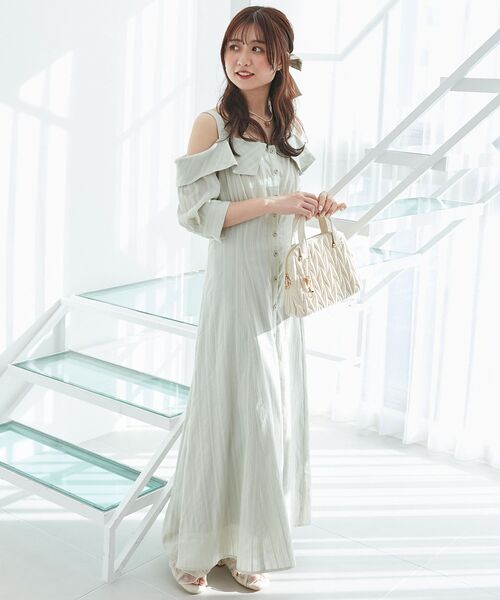 MAJESTIC LEGON(マジェスティックレゴン)の「オフショルシャツワンピース(シャツワンピース・レディース・オフホワイト/ライトグリーン/ブルー系その他2/ブラック系その他・X-SMALL/SMALL/MEDIUM)」の18枚目の写真