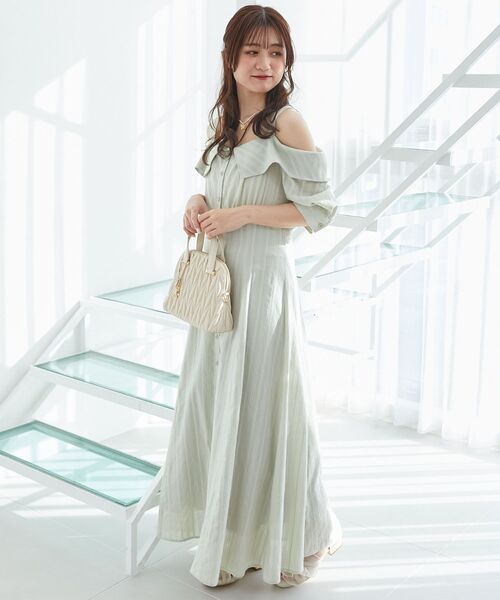 MAJESTIC LEGON(マジェスティックレゴン)の「オフショルシャツワンピース(シャツワンピース・レディース・オフホワイト/ライトグリーン/ブルー系その他2/ブラック系その他・X-SMALL/SMALL/MEDIUM)」の17枚目の写真