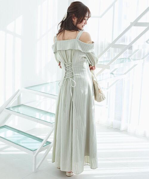 MAJESTIC LEGON(マジェスティックレゴン)の「オフショルシャツワンピース(シャツワンピース・レディース・オフホワイト/ライトグリーン/ブルー系その他2/ブラック系その他・X-SMALL/SMALL/MEDIUM)」の16枚目の写真