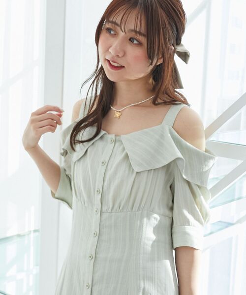 MAJESTIC LEGON(マジェスティックレゴン)の「オフショルシャツワンピース(シャツワンピース・レディース・オフホワイト/ライトグリーン/ブルー系その他2/ブラック系その他・X-SMALL/SMALL/MEDIUM)」の14枚目の写真