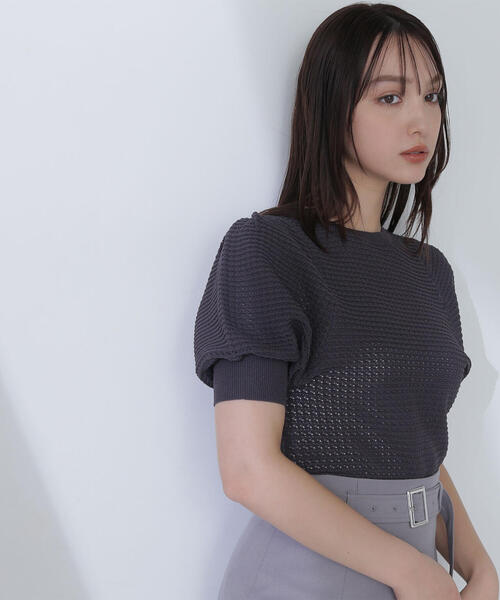NATURAL BEAUTY BASIC(ナチュラルビューティーベーシック)の「◇【Oggi掲載】パフスリーブワッフルニット(ニット/セーター・レディース・オレンジ/チャコールグレー/オフホワイト/ブルー・FREE)」の3枚目の写真