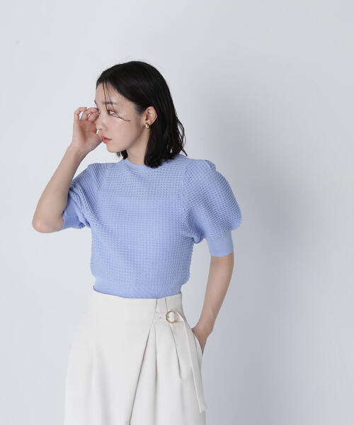 NATURAL BEAUTY BASIC(ナチュラルビューティーベーシック)の「◇【Oggi掲載】パフスリーブワッフルニット(ニット/セーター・レディース・オレンジ/チャコールグレー/オフホワイト/ブルー・FREE)」の1枚目の写真