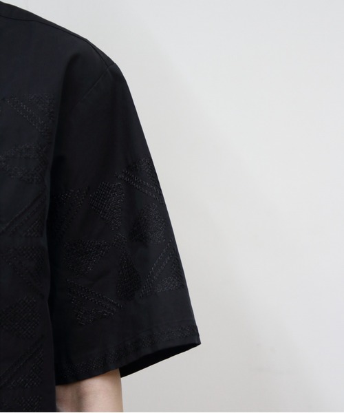 トップス SHINZONE TILE PATTERN EMBROIDERY SHIRT TILE PATTERN EMBROIDERY SHIRT – Shinzone