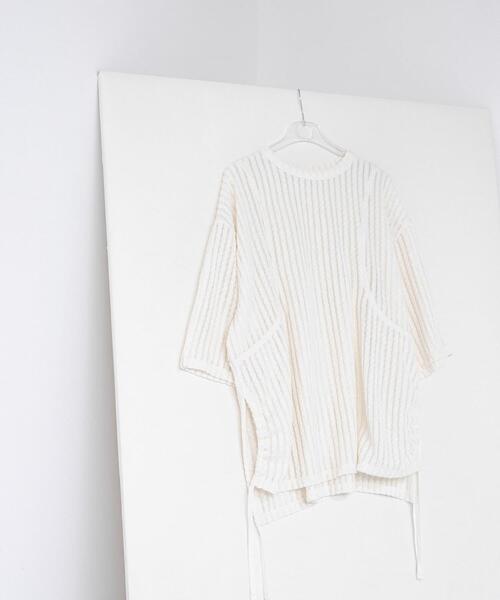 LAATO(ラート)の「lace slit tee(Tシャツ/カットソー・レディース・オフホワイト/ブラック/ダークグレー・FREE)」の2枚目の写真