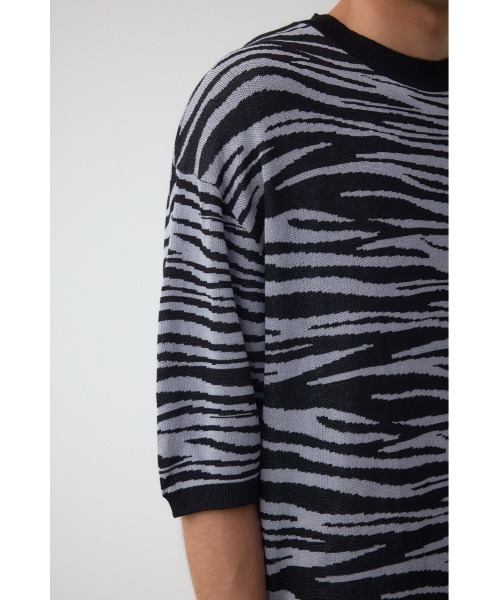 AZUL by moussy（アズールバイマウジー）の「ゼブラ総柄ニット（ニット/セーター・メンズ・ブラウン系その他/ブラック系その他/ホワイト系その他・MEDIUM/LARGE）」の14枚目の写真