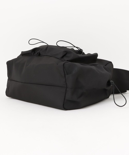 apres jour mignon（アプレジュールミニョン）の「【apresjour mignon×ARIAZ】ドロストポケットショルダーバッグ（ショルダーバッグ・レディース・チャコールグレー/オフホワイト/ブラック・ONESIZE）」の11枚目の写真