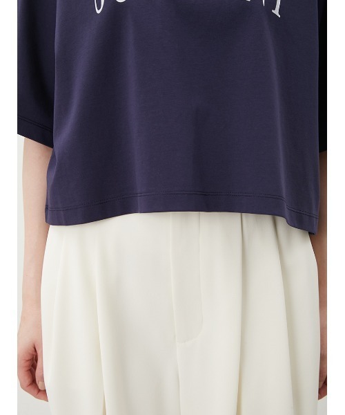 Mila Owen(ミラオーウェン)の「クロップドロゴT(Tシャツ/カットソー・レディース・チャコールグレー/ホワイト/ピンク/ネイビー・FREE)」の12枚目の写真