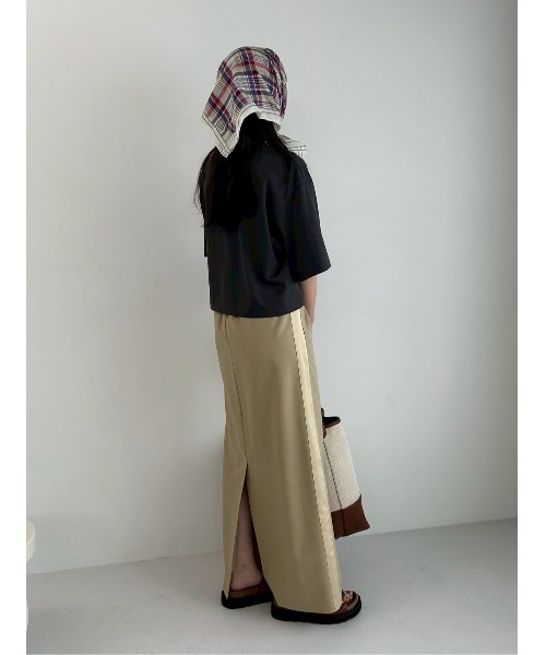 Mila Owen(ミラオーウェン)の「クロップドロゴT(Tシャツ/カットソー・レディース・チャコールグレー/ホワイト/ピンク/ネイビー・FREE)」の7枚目の写真