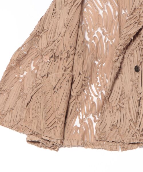 Settimissimo（セッティミッシモ）の「総刺繍 ダブル ジャケット（テーラードジャケット・レディース・ベージュ/ブラック・FREE）」の5枚目の写真