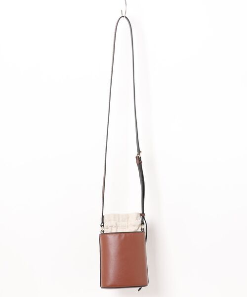 【Cole Haan】洗練されたLidia クロスボディフォンバッグ Lidia Crossbody Phone Bag in Beige Or Khaki | Cole Haan
