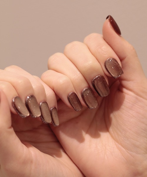 Anail（エーネイル）の「3D水光ネイルダークブラウンマグネットシルバーラメショートスクエアネイルチップ ネイル（ネイルシール/ネイルチップ・レディース・ブラウン・LARGE/MEDIUM/SMALL）」の7枚目の写真