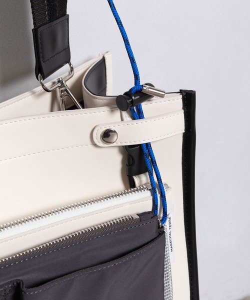 MARECHAL TERRE（マルシャルテル）の「トリオバック（ショルダーバッグ・レディース・ブラック/アイボリー/シルバー/グリーン・FREE）」の16枚目の写真