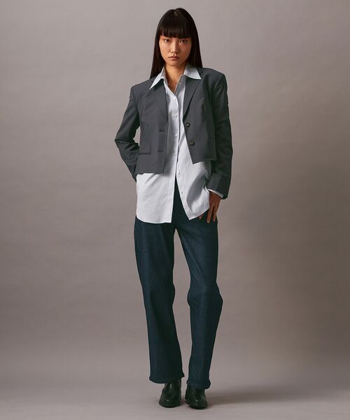 Calvin Klein(カルバン・クライン)の「トロピカルウール クロップドブレザー(テーラードジャケット・レディース・グレー・S/XS)」の4枚目の写真