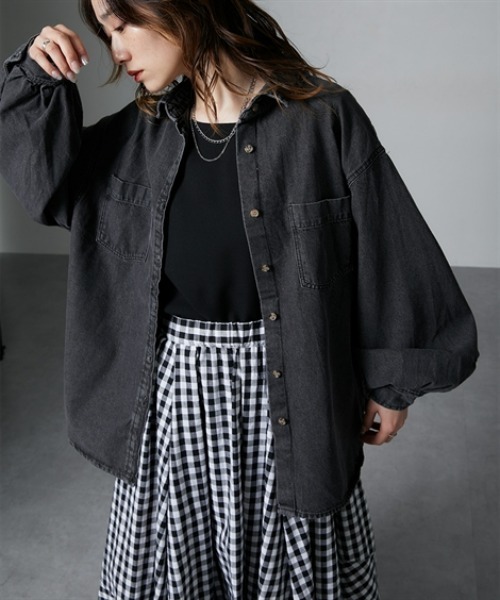 Soiunique（スワユニーク）の「胸ポケット付きオーバーサイズデニムシャツ　［Soiunique］（シャツ/ブラウス・レディース・ブラック/ブルー・M）」の4枚目の写真
