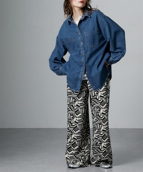 Soiunique（スワユニーク）の「胸ポケット付きオーバーサイズデニムシャツ　［Soiunique］（シャツ/ブラウス・レディース・ブラック/ブルー・M）」の12枚目の写真