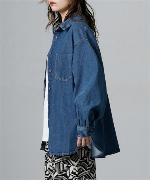 Soiunique（スワユニーク）の「胸ポケット付きオーバーサイズデニムシャツ　［Soiunique］（シャツ/ブラウス・レディース・ブラック/ブルー・M）」の15枚目の写真