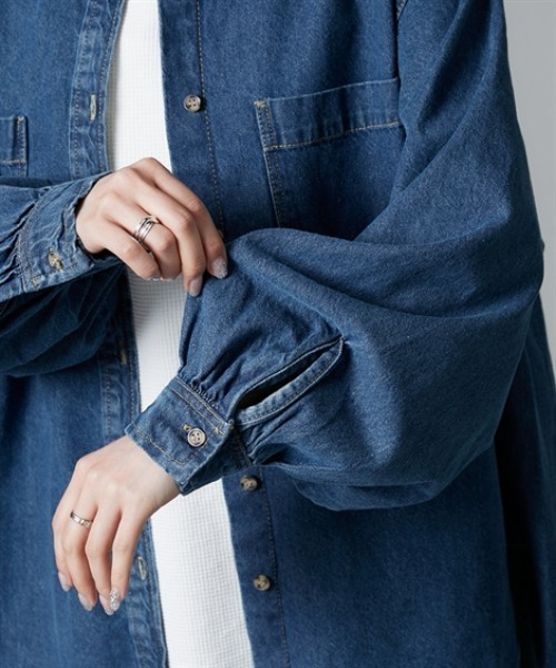 Soiunique（スワユニーク）の「胸ポケット付きオーバーサイズデニムシャツ　［Soiunique］（シャツ/ブラウス・レディース・ブラック/ブルー・M）」の20枚目の写真