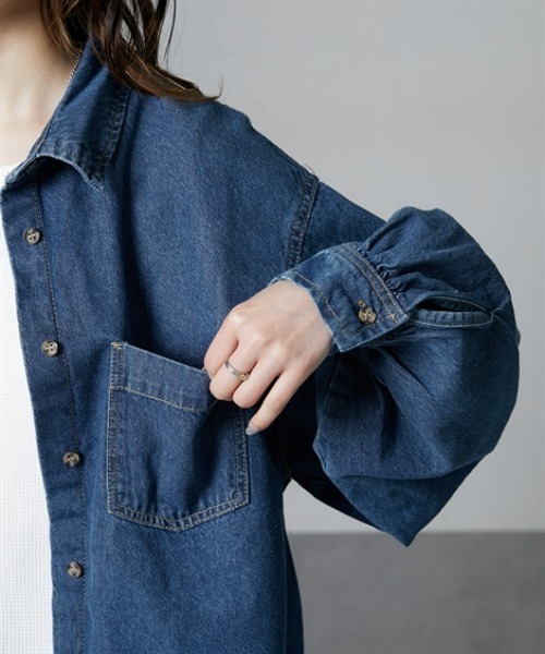 Soiunique（スワユニーク）の「胸ポケット付きオーバーサイズデニムシャツ　［Soiunique］（シャツ/ブラウス・レディース・ブラック/ブルー・M）」の21枚目の写真