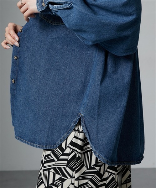 Soiunique（スワユニーク）の「胸ポケット付きオーバーサイズデニムシャツ　［Soiunique］（シャツ/ブラウス・レディース・ブラック/ブルー・M）」の22枚目の写真