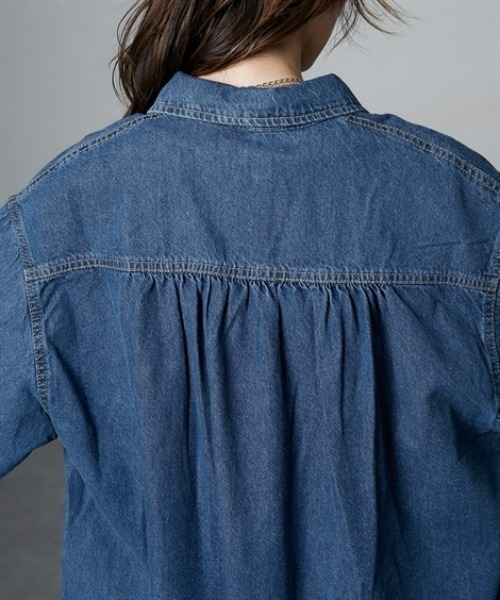 Soiunique（スワユニーク）の「胸ポケット付きオーバーサイズデニムシャツ　［Soiunique］（シャツ/ブラウス・レディース・ブラック/ブルー・M）」の18枚目の写真