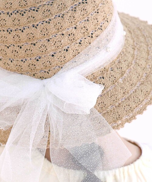 SLAP SLIP（スラップスリップ）の「パール付きキラキラチュールリボンハット(48~54cm)（ハット・キッズ・ベージュ/オフホワイト・52cm/50cm/54cm/48cm）」の4枚目の写真