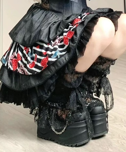 d. i.a好きさんへ　レース付きブラックレッグウォーマー mars風　姫ギャル スクエアジップレッグウォーマールーズソックス – レディース