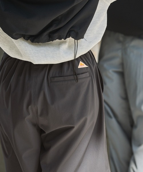 KELTY（ケルティ）の「【セットアップ可】KELTY/ケルティ 別注 ワンポイントロゴ 4WAYストレッチ ウェビングベルト イージーショートパンツ / UVカット（その他パンツ・レディース・グレイッシュベージュ/ブラック/チャコール/ネイビー・L/M）」の8枚目の写真