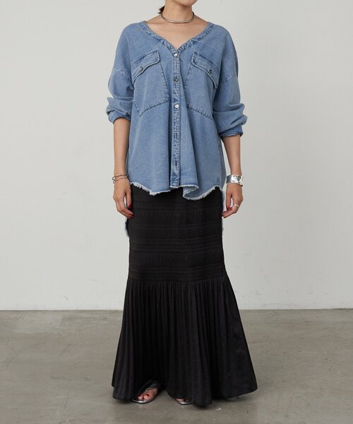 SHENERY（シーナリー）の「Vネックダンガリーシャツ（シャツ/ブラウス・レディース・ブルー・36/38）」の20枚目の写真