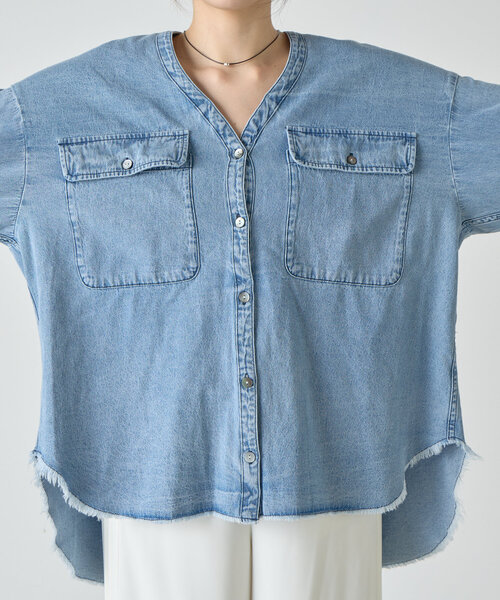 SHENERY（シーナリー）の「Vネックダンガリーシャツ（シャツ/ブラウス・レディース・ブルー・36/38）」の9枚目の写真