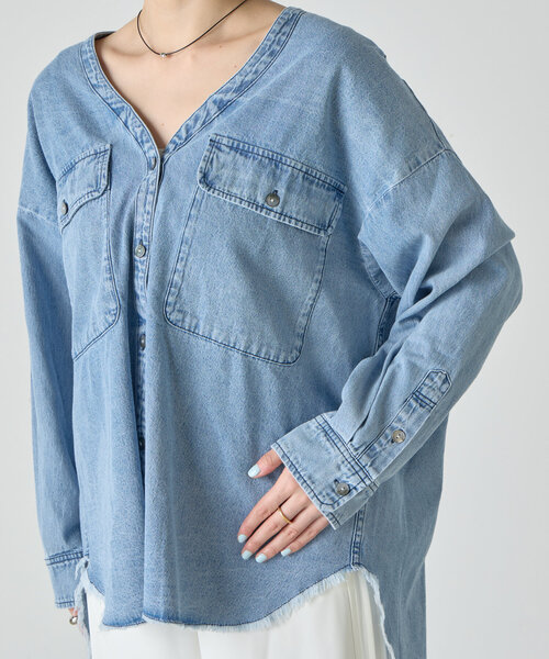 SHENERY（シーナリー）の「Vネックダンガリーシャツ（シャツ/ブラウス・レディース・ブルー・36/38）」の11枚目の写真