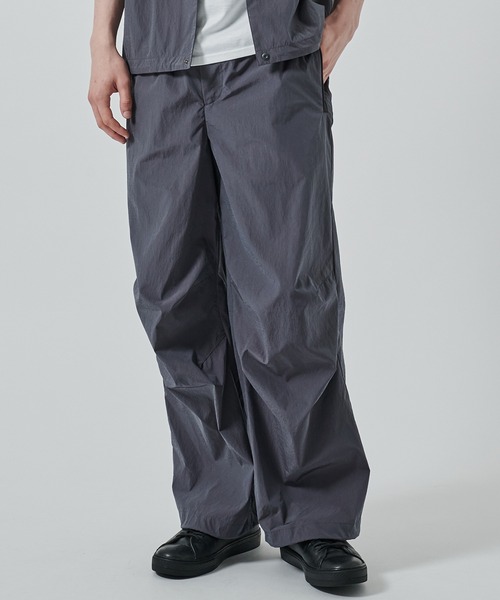 STUDIOUS(ステュディオス)の「【STUDIOUS】BELIMA X RELAX PANTS(カーゴパンツ・メンズ・ダークグレー/ブラック・1/2)」の2枚目の写真
