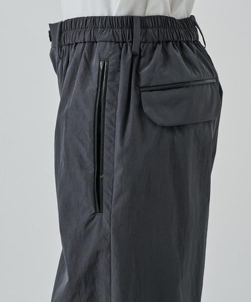 STUDIOUS(ステュディオス)の「【STUDIOUS】BELIMA X RELAX PANTS(カーゴパンツ・メンズ・ダークグレー/ブラック・1/2)」の3枚目の写真