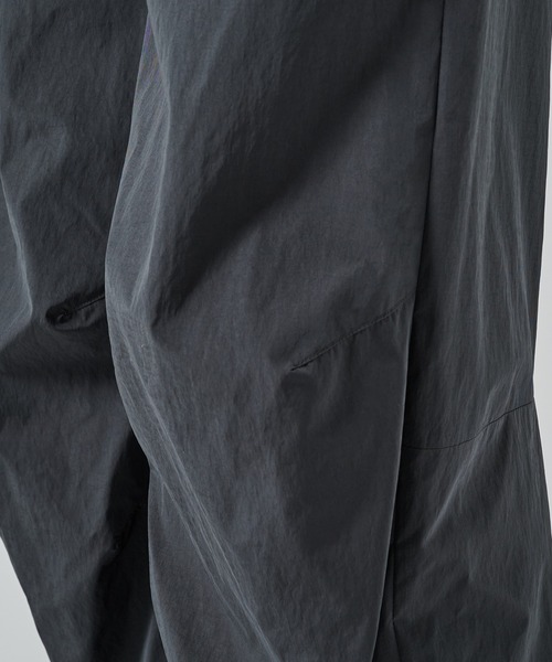 STUDIOUS(ステュディオス)の「【STUDIOUS】BELIMA X RELAX PANTS(カーゴパンツ・メンズ・ダークグレー/ブラック・1/2)」の5枚目の写真