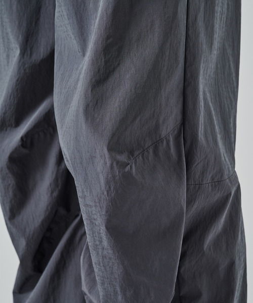 STUDIOUS(ステュディオス)の「【STUDIOUS】BELIMA X RELAX PANTS(カーゴパンツ・メンズ・ダークグレー/ブラック・1/2)」の14枚目の写真