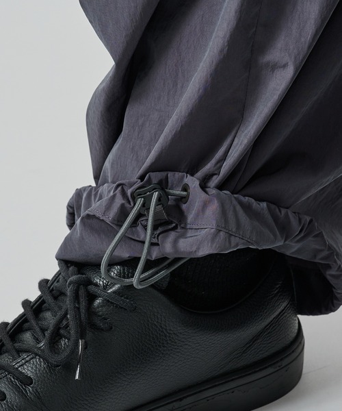 STUDIOUS(ステュディオス)の「【STUDIOUS】BELIMA X RELAX PANTS(カーゴパンツ・メンズ・ダークグレー/ブラック・1/2)」の16枚目の写真