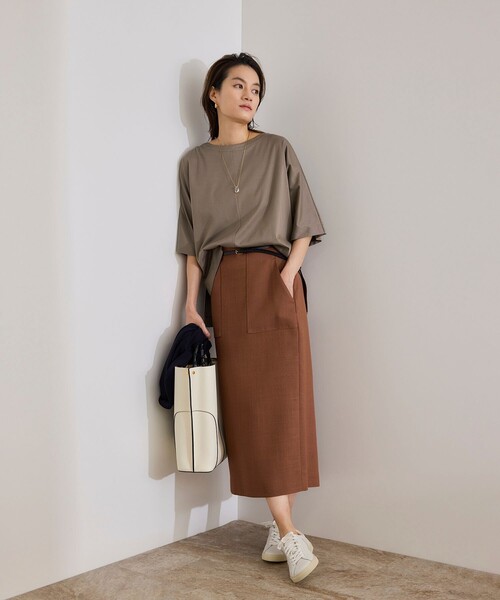 ROPE'（ロペ）の「【洗える・ナノシア加工】スムース半袖 Aラインカットソー（Tシャツ/カットソー・レディース・グレー/オフホワイト/ブラック・FREE）」の4枚目の写真