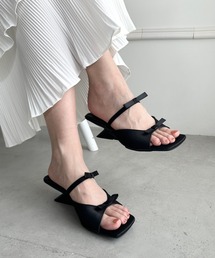wears（ウェアーズ）の「デザインソールダブルリボンヒール（サンダル）」