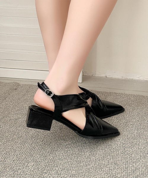 shoes365(シューズスリーシックスファイヴ)の「メタリッククロスリボンサンダル (SS)(サンダル・レディース・シルバー/ブラック・24.5cm/23.0cm/24.0cm/22.5cm/23.5cm)」の2枚目の写真